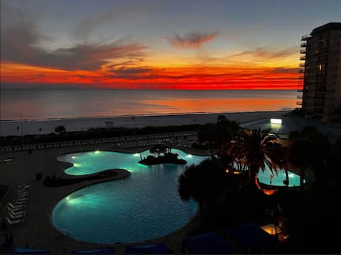Popular Airbnb listing: Gorgeous 5th Floor Edgewater in Panama City / Panama City Beach