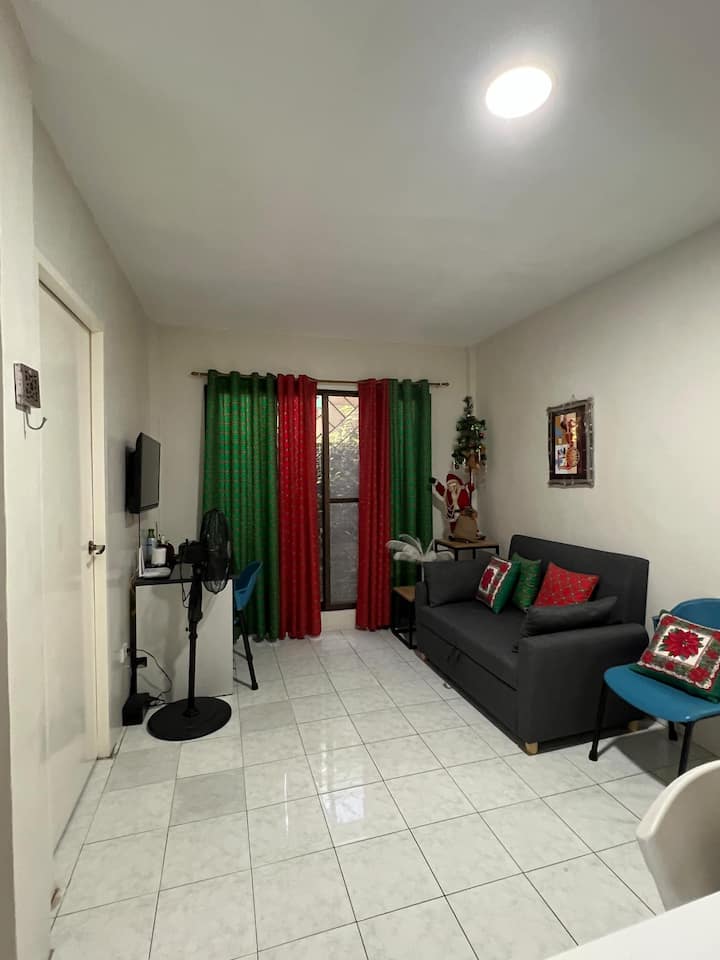 Zet Cozy Home- Near New Government Center Bacolod - Bacolod