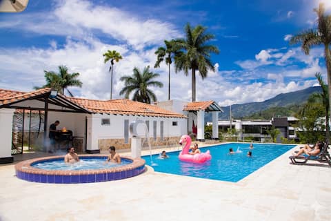 Luxury Villa with Pool, Jacuzzi, and Lake