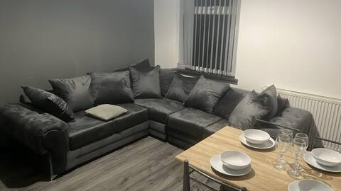 Popular Airbnb listing: 8 Guest Lovely home in Liverpool *NO GUEST FEE in Picton