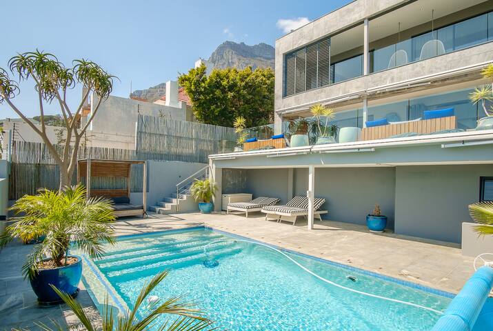 Bahari House Camps Bay barefoot luxury oasis villa