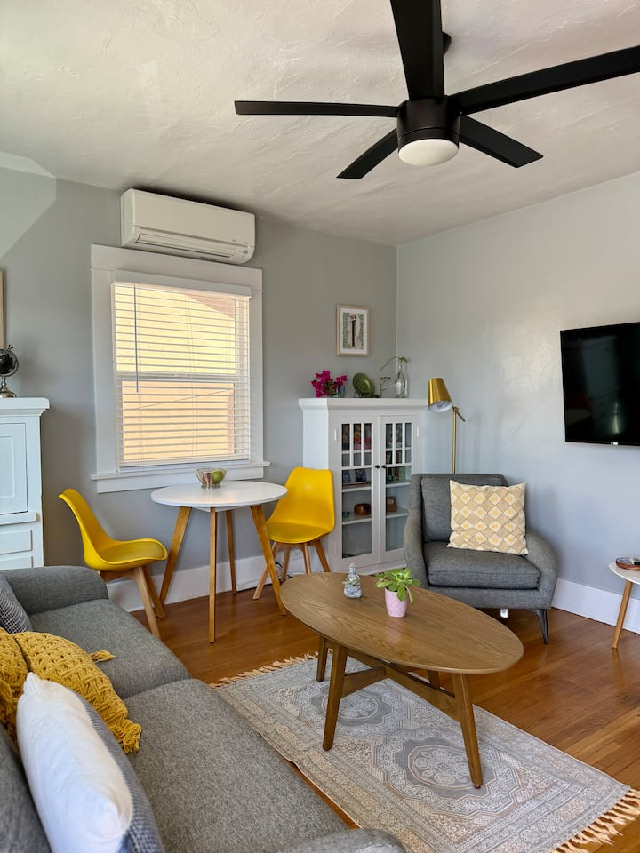 Vintage Chic 1 Br W/free 9 Kw Ev Charging /Parking - Long Beach, CA