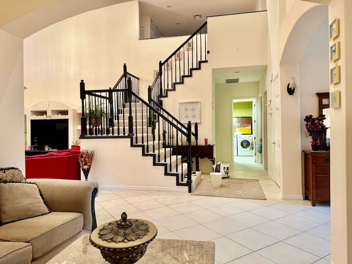 22 Sleeps Summer Offer 8 Beds,5 Sofabeds,6 Parking - Deltona, FL