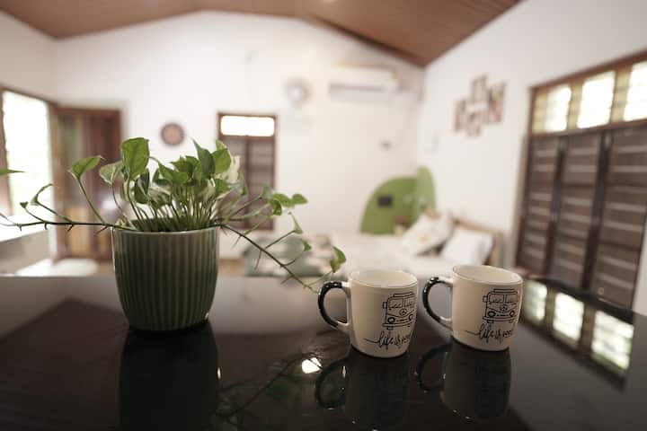 Calm & Cozy |Tiny House |Ac & Patio |Garden View - Varkala