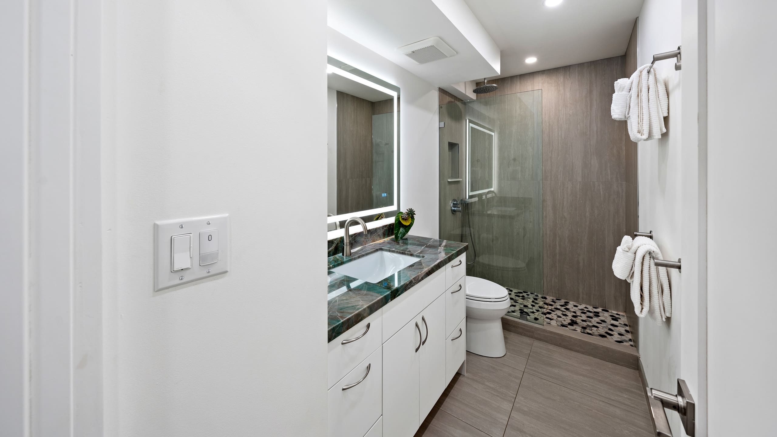 Condo in Paia · ★4.63 · 1 bedroom · 1 bed · 1 bath - Image 22