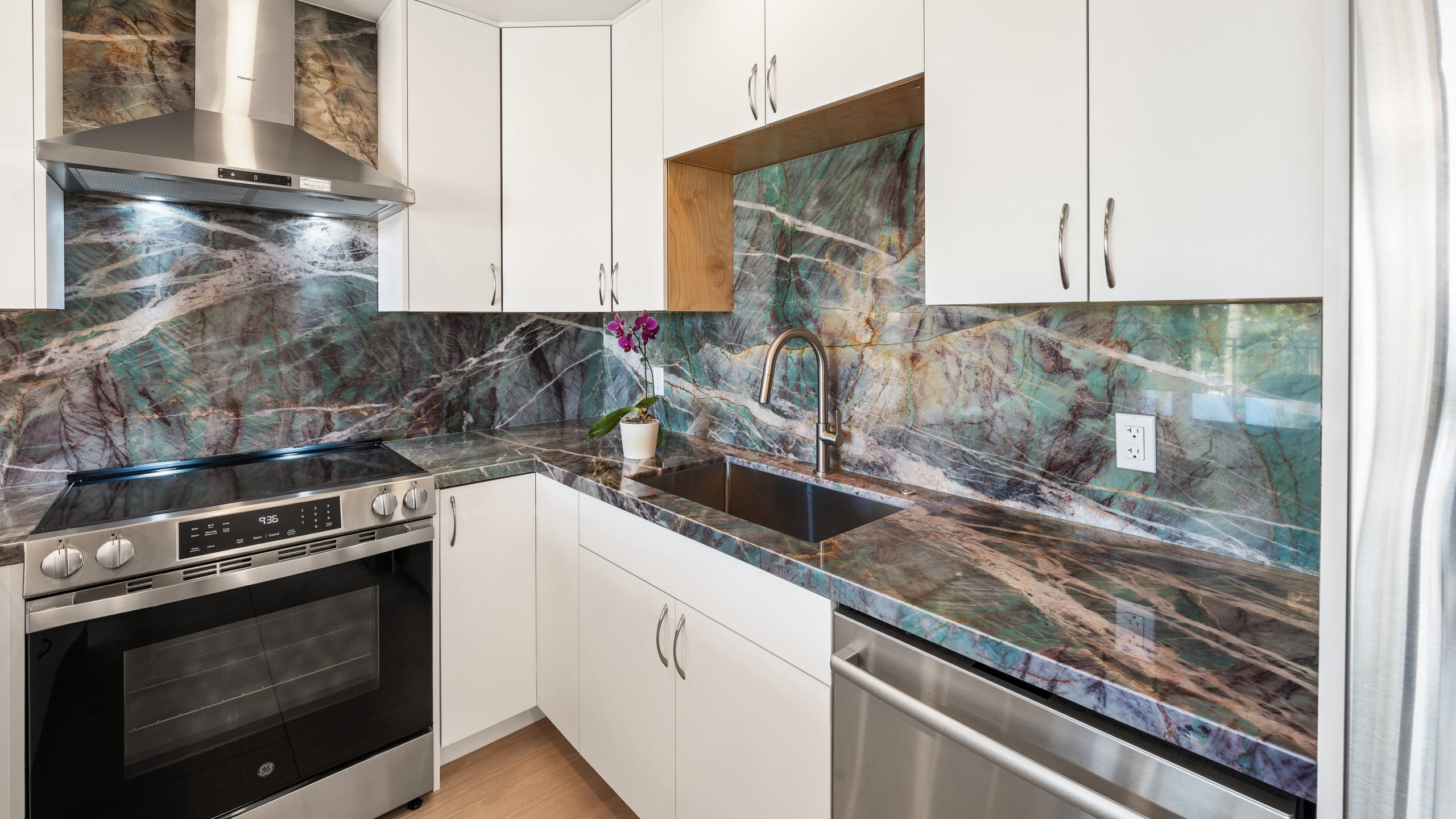 Condo in Paia · ★4.63 · 1 bedroom · 1 bed · 1 bath - Image 15