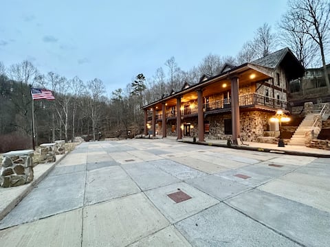 5BR Bristol Estate • Game Room • 8 Min to Casino