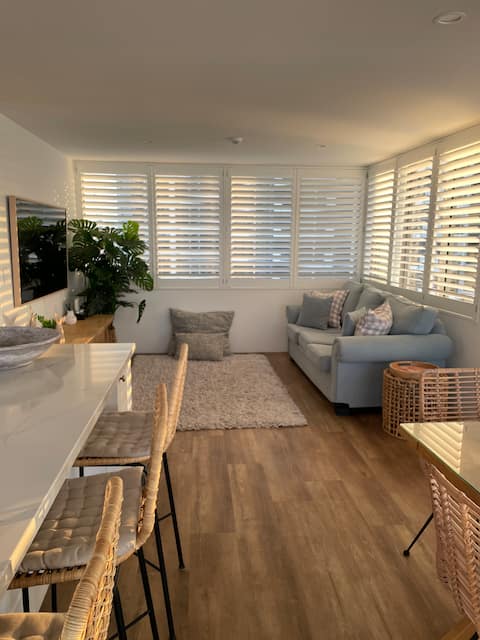 Popular Airbnb listing: "On The Beach "Gorgeous Apartment Surfers Paradise in Surfers Paradise