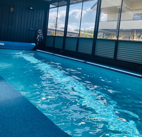 Spacious Retreat House ~Indoor Heated Mineral Pool