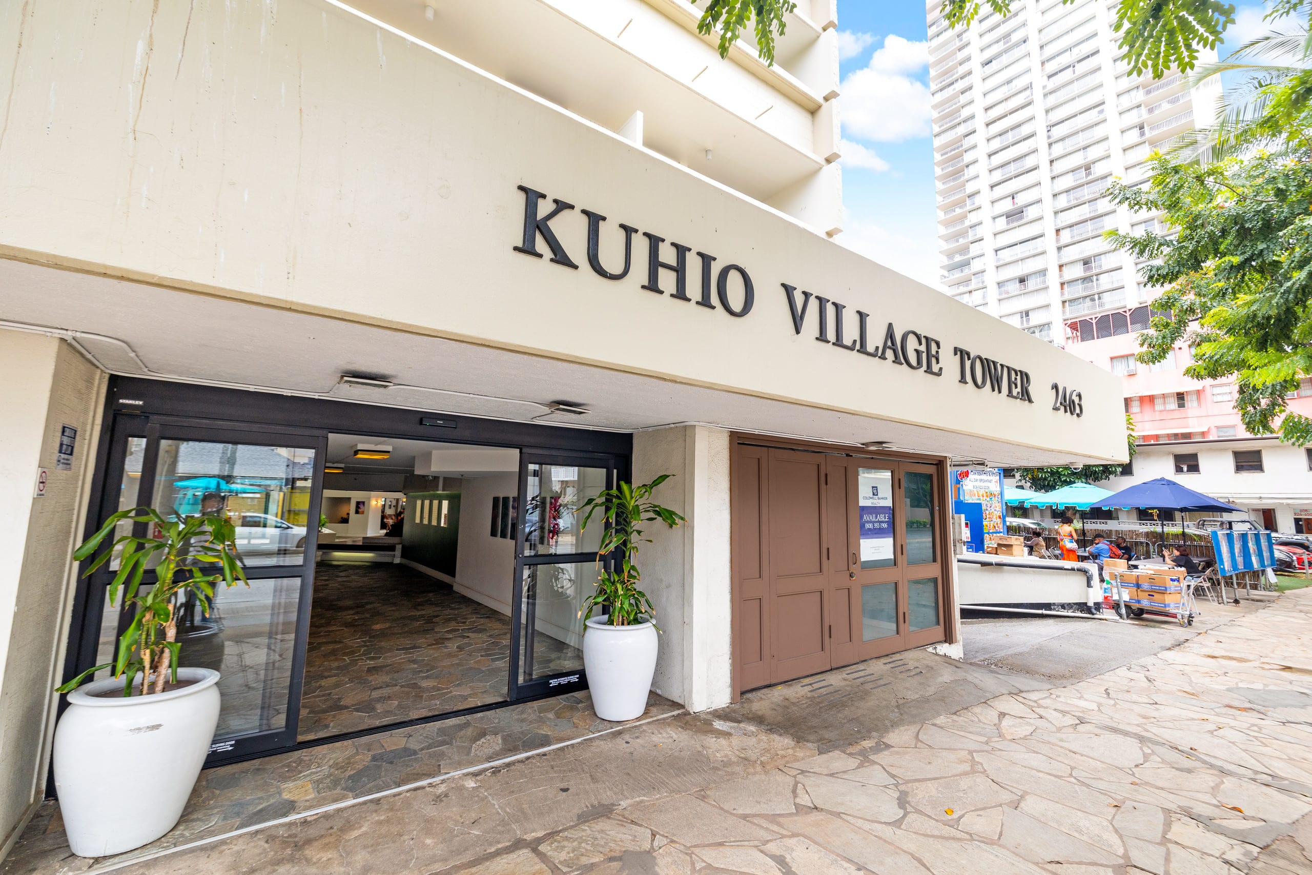 Waikiki Beach 1 Block Away - Image 26