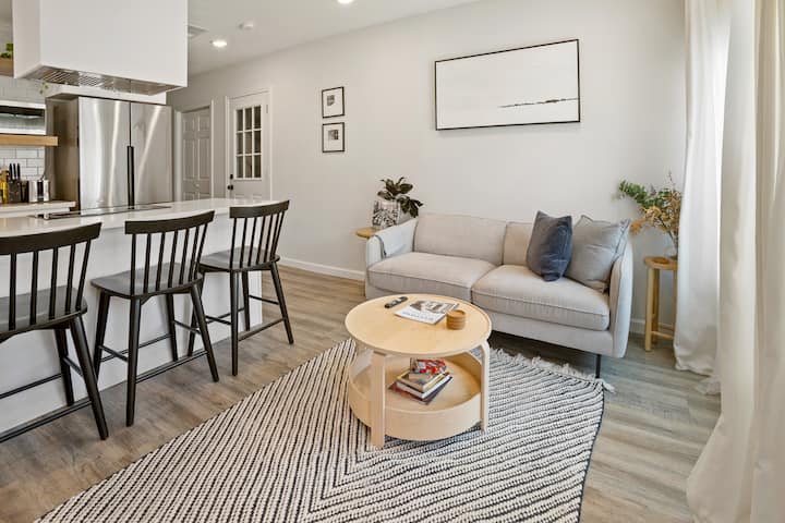 La Casita Blanca | Cozy Modern & Close To Downtown - Houston, TX