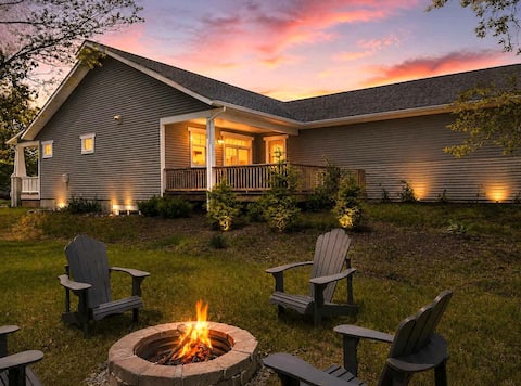 Duneside Retreat | Bonfire | BBQ | Downtown Access
