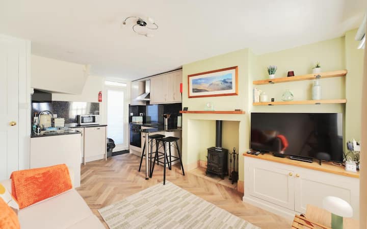 1 Bed In Keswick (Oc-lr180) - Keswick