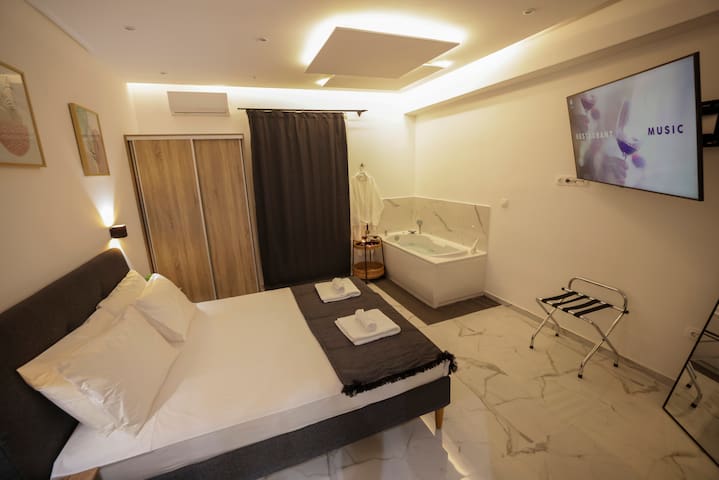 Apollo 2 bd jacuzzi suite