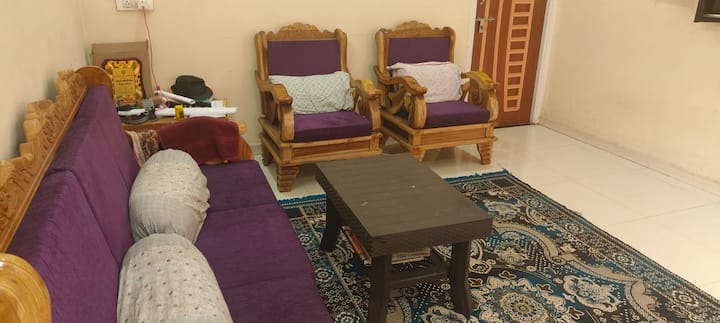Usha Niwas: Your Coastal Retreat - Vengurla