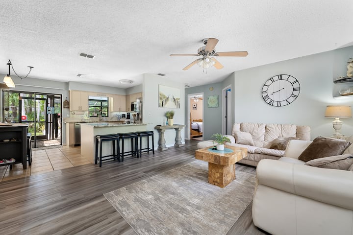 Tropical Oasis Retreat•heated Pool•near Springs - Crystal River, FL