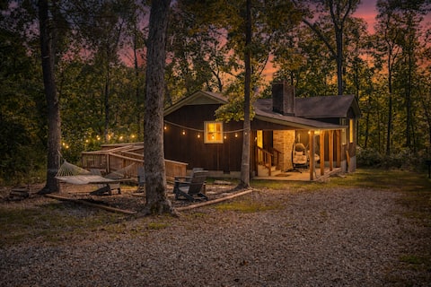 Near Lake | State Park | Hot Tub | Cozy Cabin