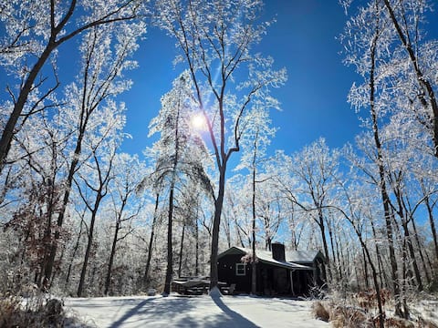 Near Lake | State Park | Hot Tub | Cozy Cabin