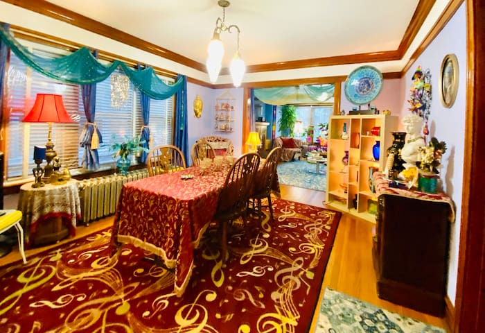 “The Mascaraed Suite” 420 Friendly Home