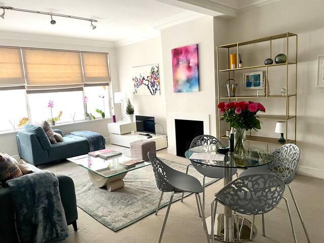 South Kensington & Chelsea Mews House gallery image 2