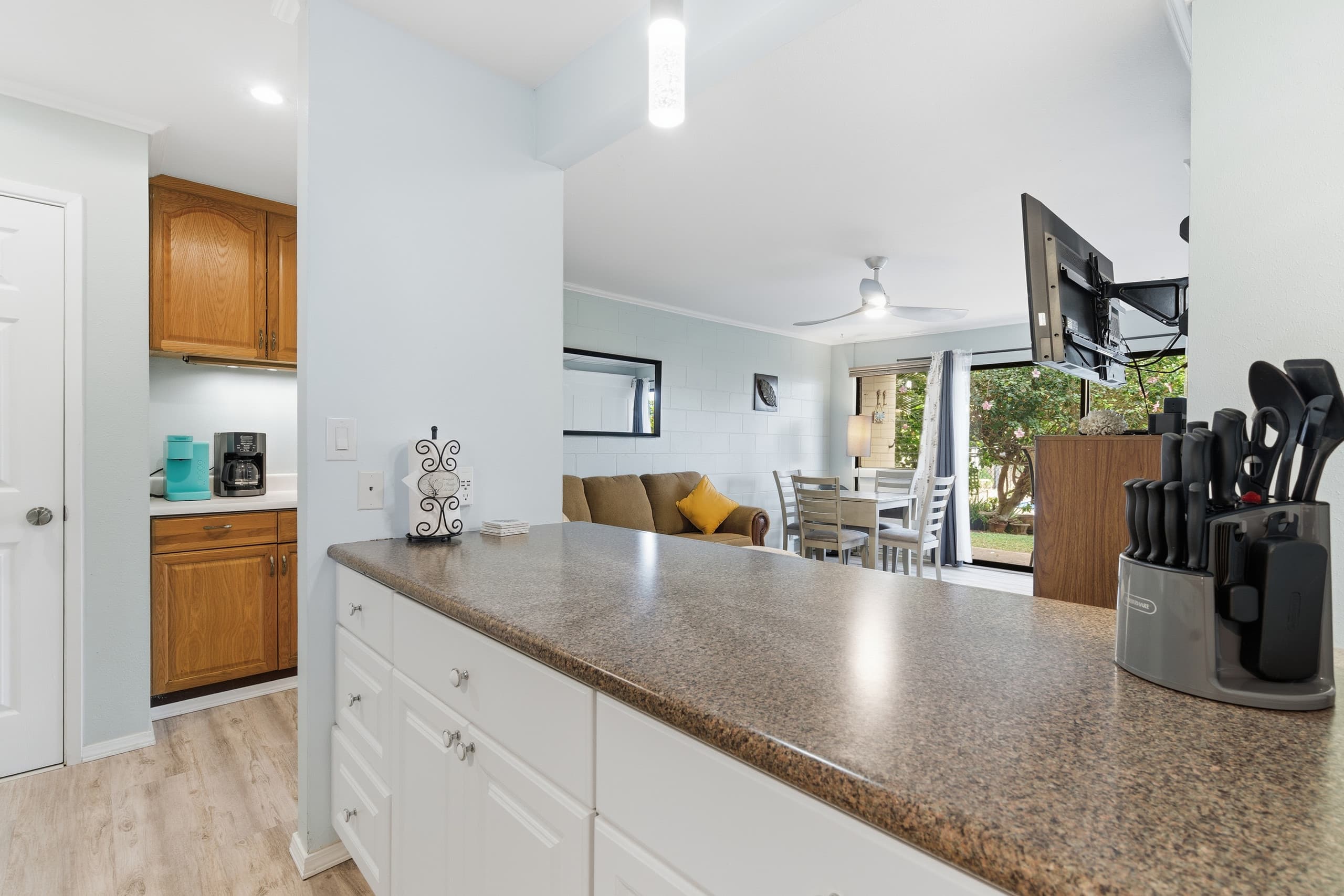 Rental unit in Wailuku · ★4.95 · 1 bedroom · 2 beds · 1 private bath - Image 12