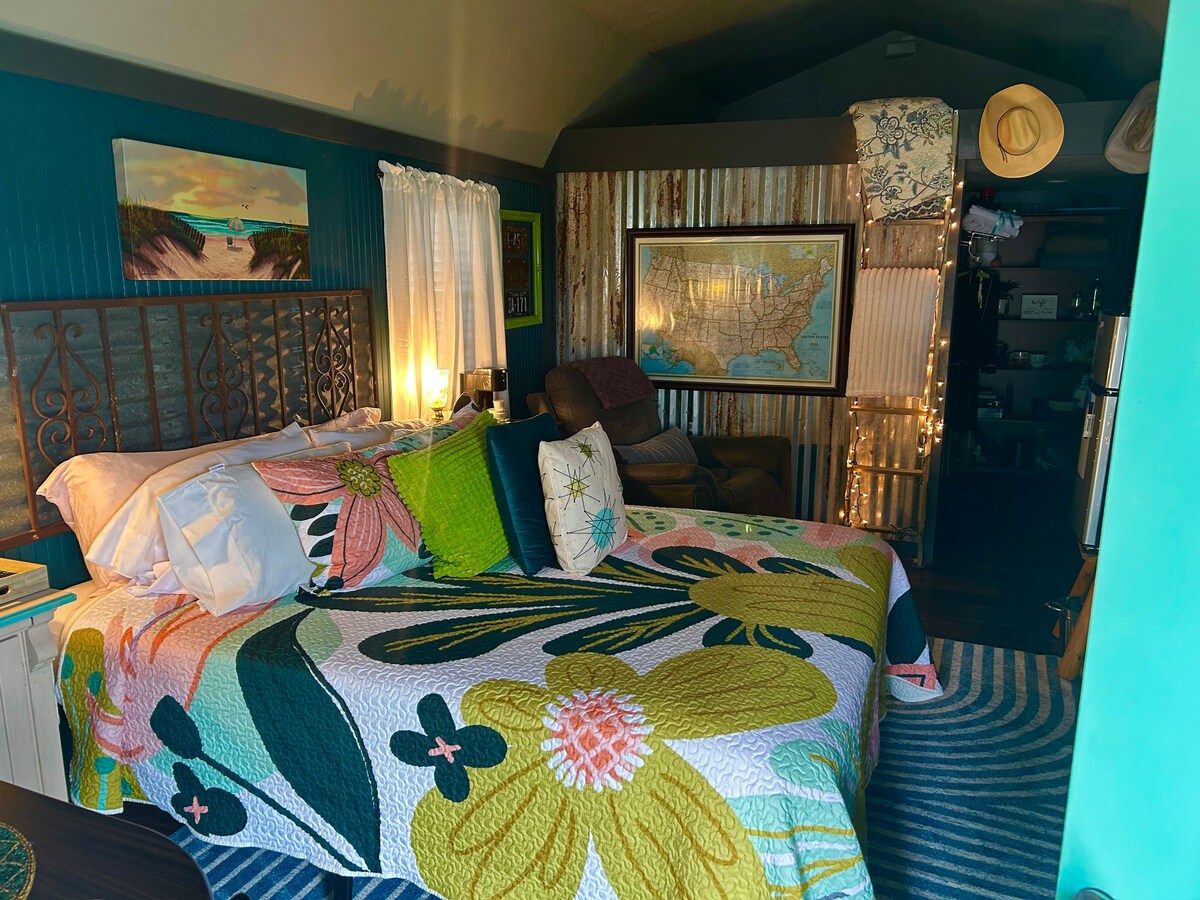 Queen B cozy guest cabin - Cabins for Rent in Mineral Wells, Texas