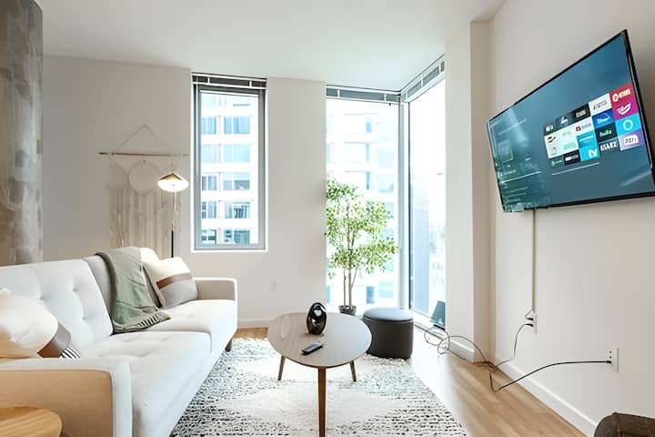 1br | Gym, Pool | Bellevue | Sophari Towers C - Issaquah, WA
