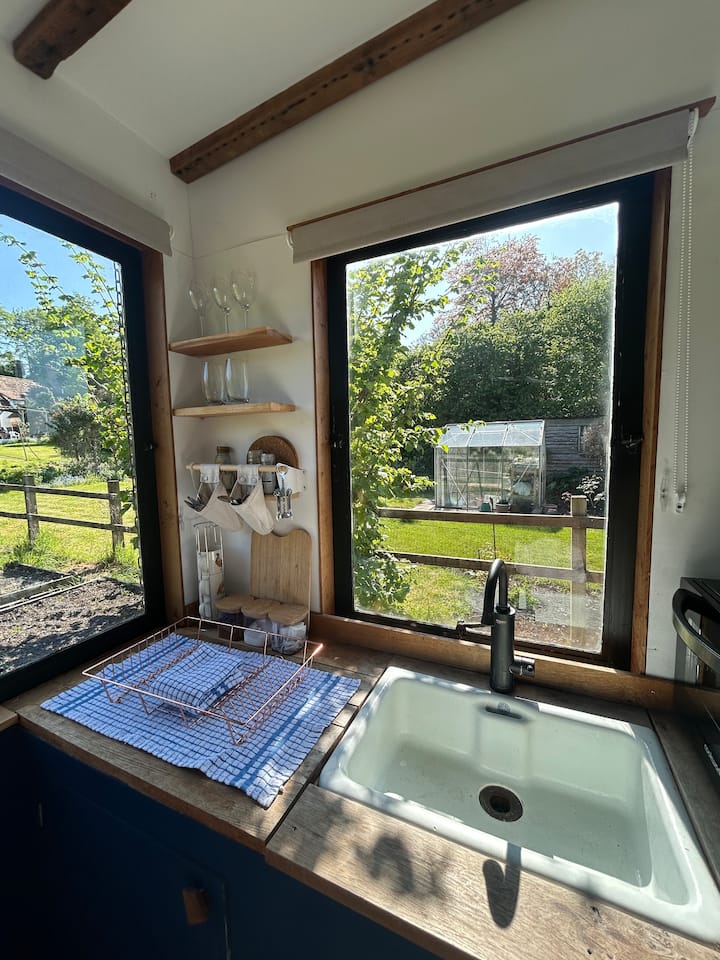 Countryside Garden Cabin - Cotswolds
