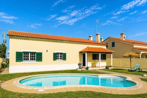 Private Villa - Pool, Sauna Snooker,Animals