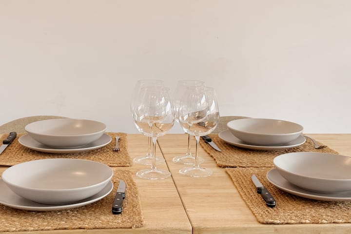Beach & City Just Steps Away (15min) - Badalona