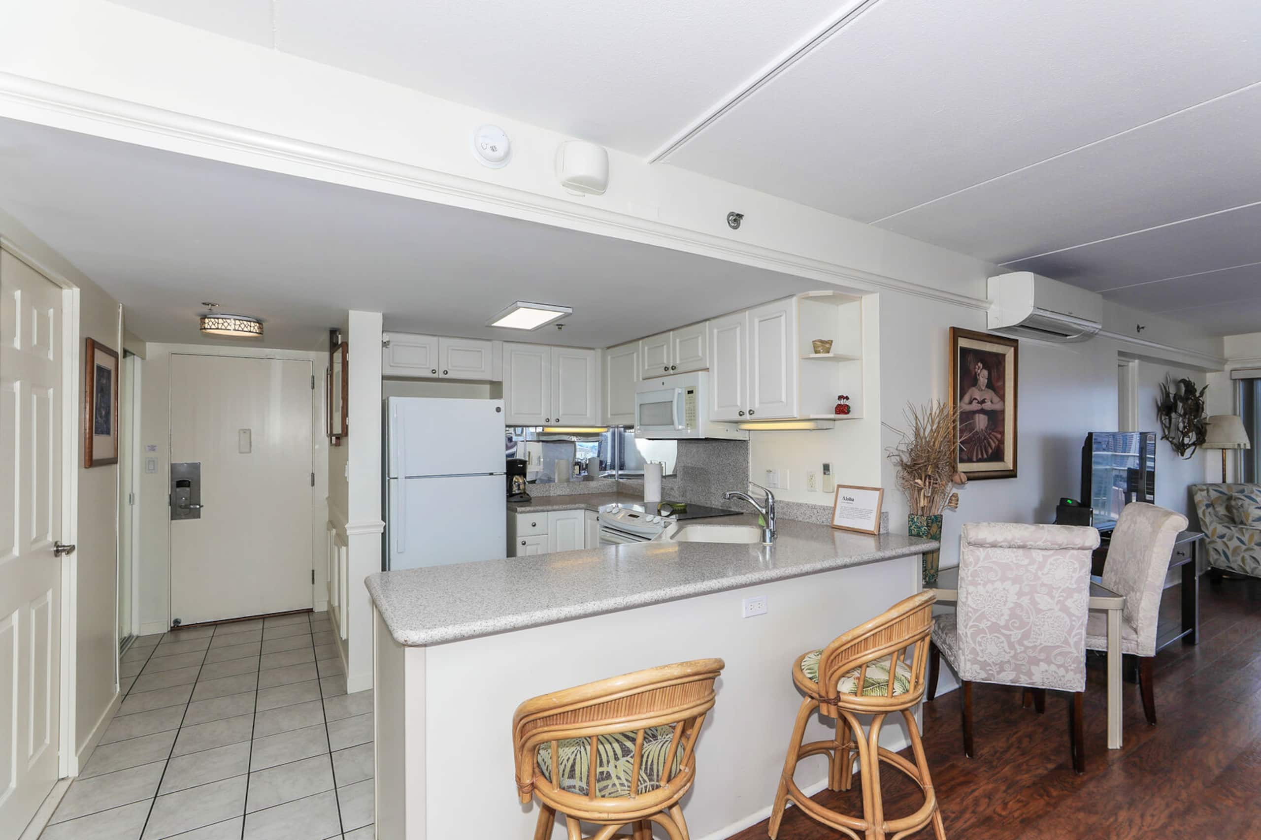 Breezy City Views, Close to Beach! - Image 8