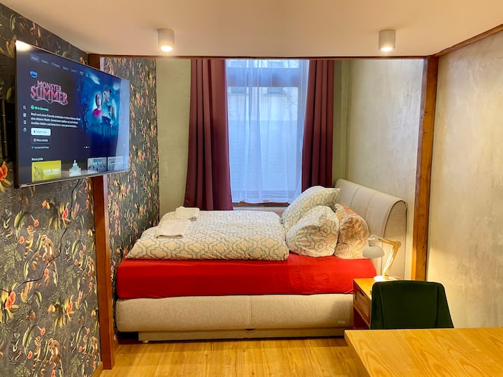 Quiet Central Berlin Apartment With 2 Beds - Berlín