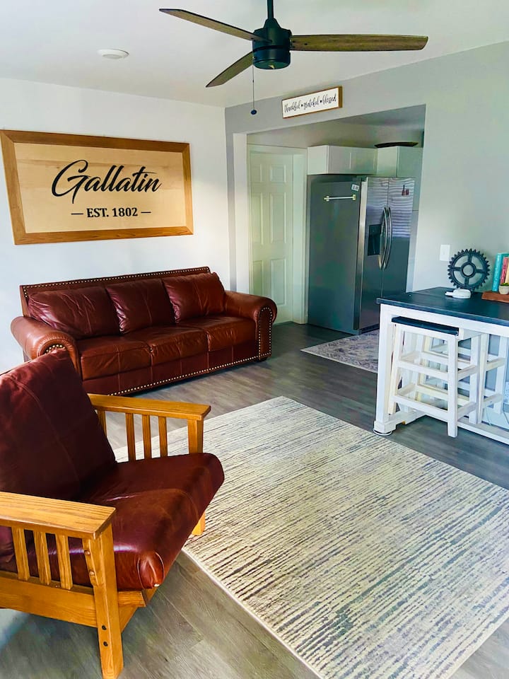 Modern Home North Of Nashville - Sleeps 7 - Gallatin, TN