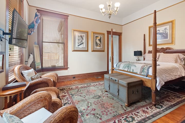 La habitación Mobile Bay es el único dormitorio en el primer piso.  