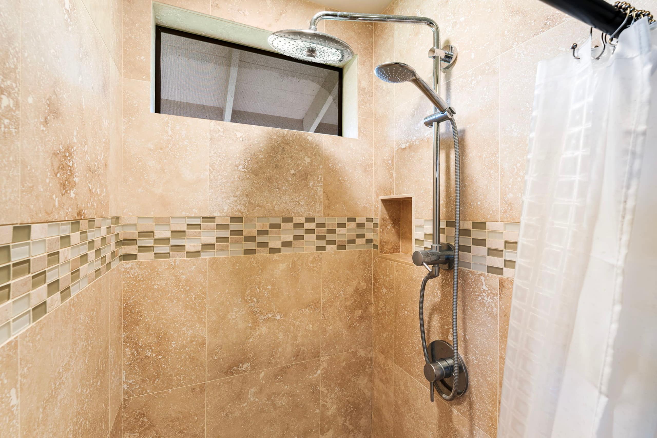 Home in Kailua-Kona · ★4.96 · 4 bedrooms · 5 beds · 3.5 baths - Image 41