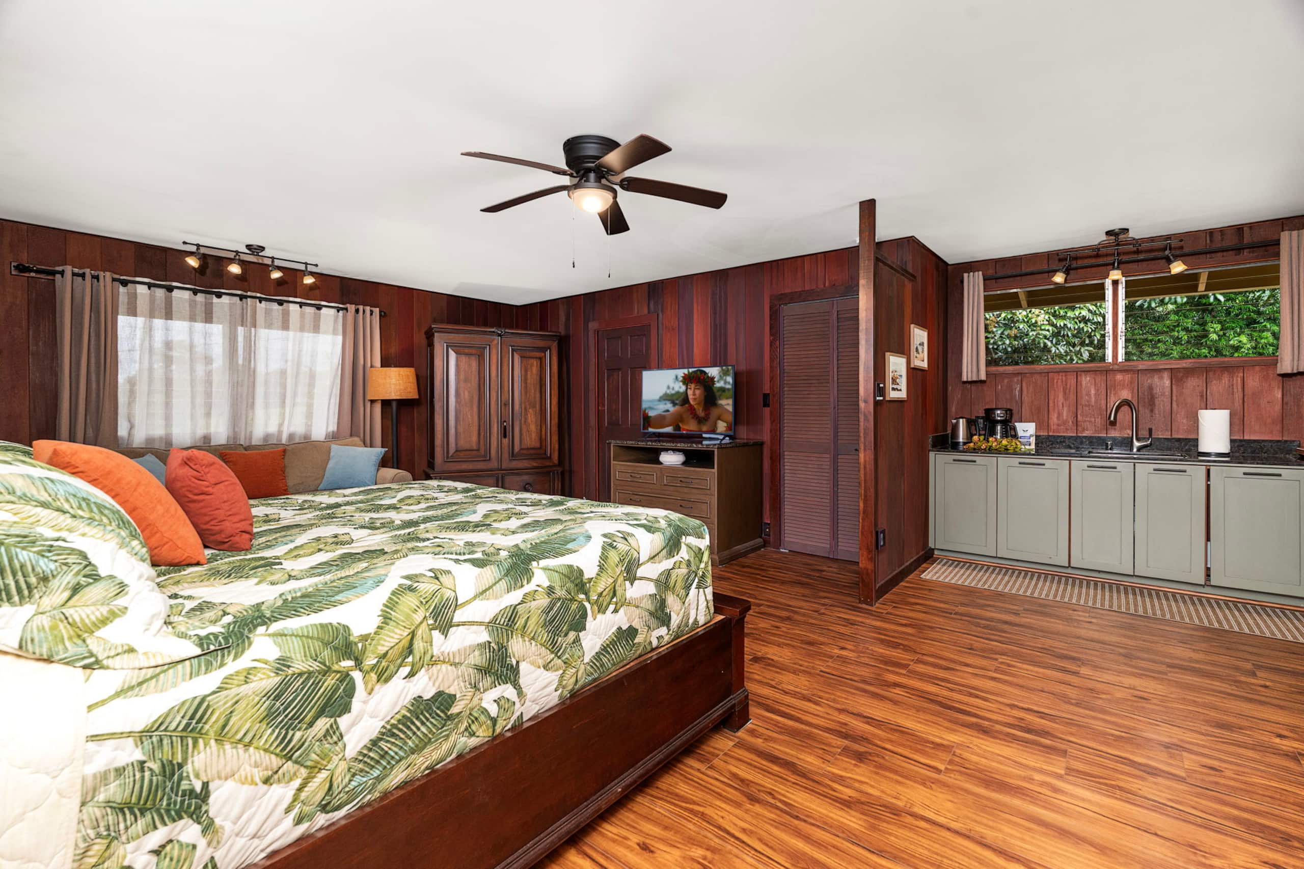 Home in Kailua-Kona · ★4.96 · 4 bedrooms · 5 beds · 3.5 baths - Image 37