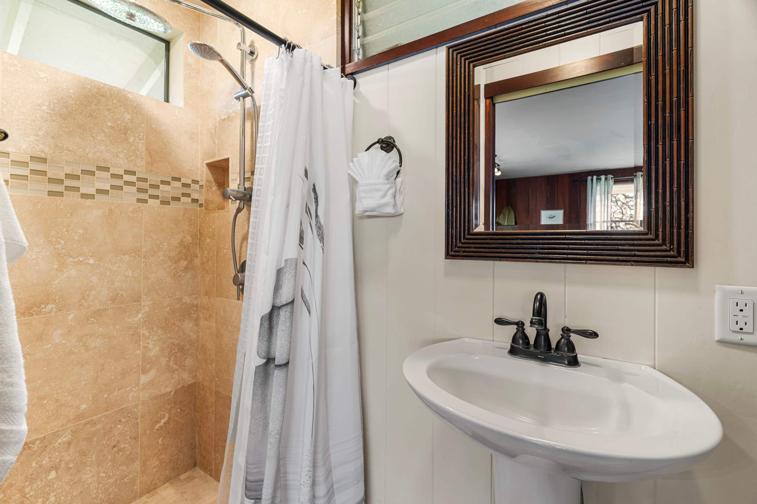 Home in Kailua-Kona · ★4.96 · 4 bedrooms · 5 beds · 3.5 baths - Image 40