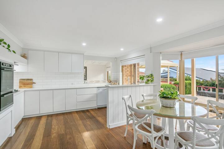 Marina View Holiday House gallery image 2