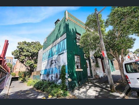Top performing Airbnb: Mythical Rooftop Terrace, Chill Vibes + Luxe Views in Ultimo