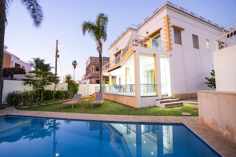 Villa for 12 people | 6 suites, pool, rooftop view