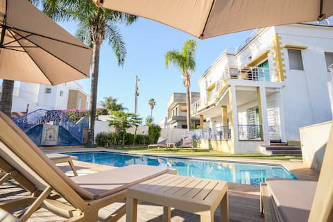 The pirates' villa - view of Rabat, swimming pool