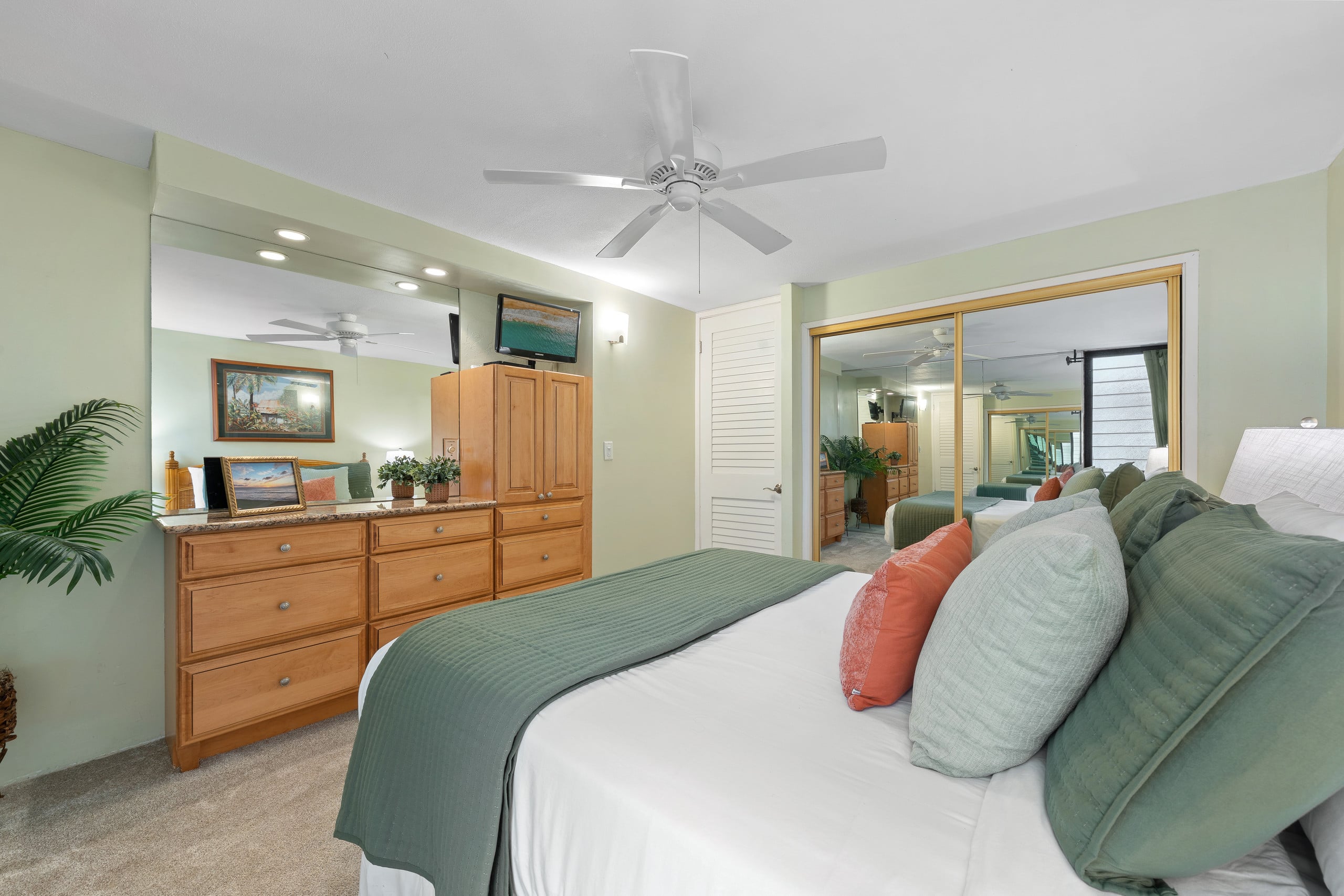 Condo in Lahaina · ★4.81 · 1 bedroom · 2 beds · 1 bath - Image 24