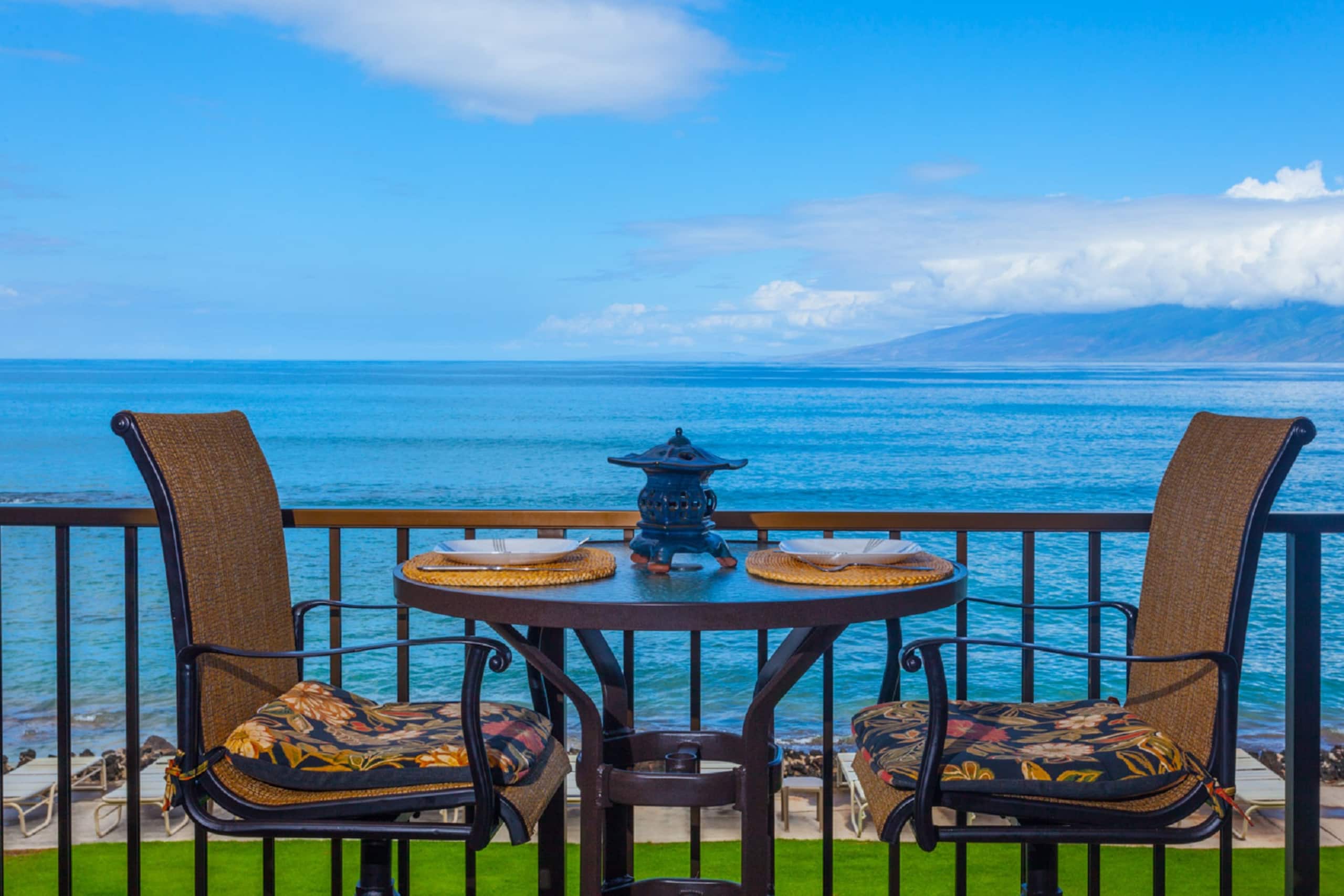 Condo in Lahaina · ★4.81 · 1 bedroom · 2 beds · 1 bath - Image 9