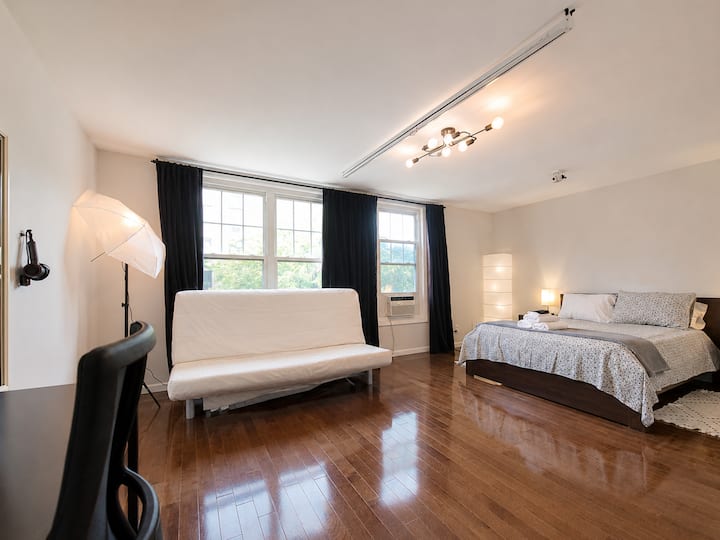 Oasis 1 - Near Yankee Stadium