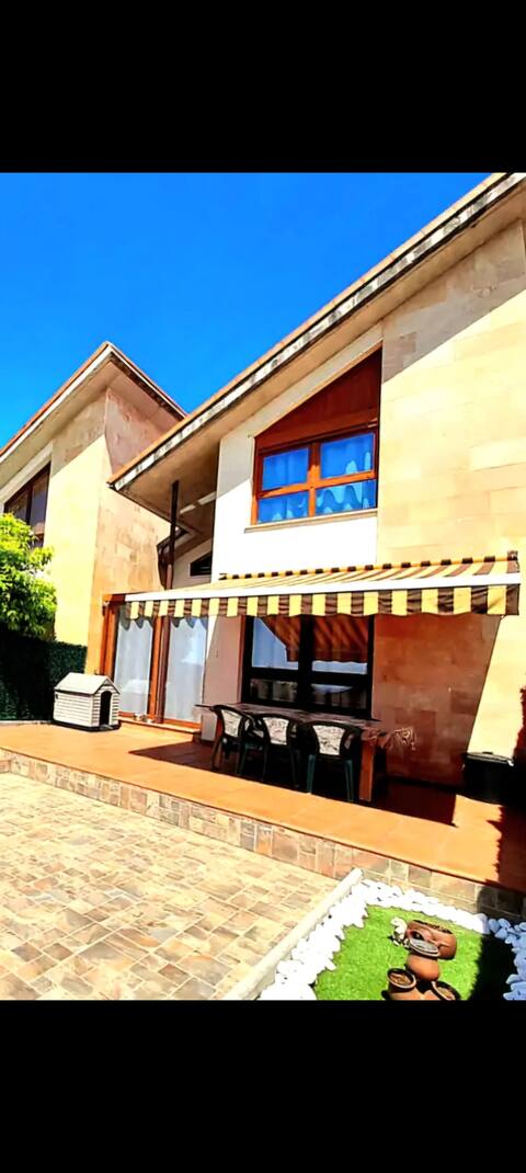 Casa Villa Minerva.
Nearby beach, parking and wifi.