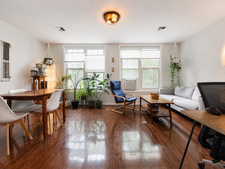 Oasis 2 - Near Yankee Stadium - The Bronx, NY