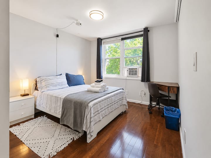 Oasis 2 - Near Yankee Stadium