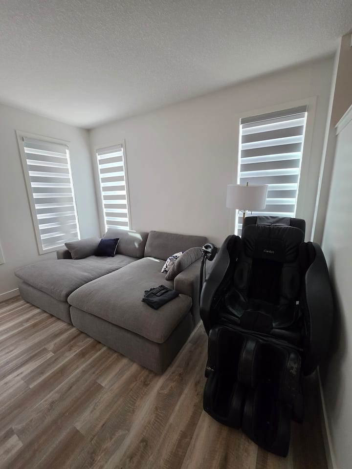 4 Bdr, Hot Tub, Pool Table, 82" Tv, Massage Chair - Beaumont