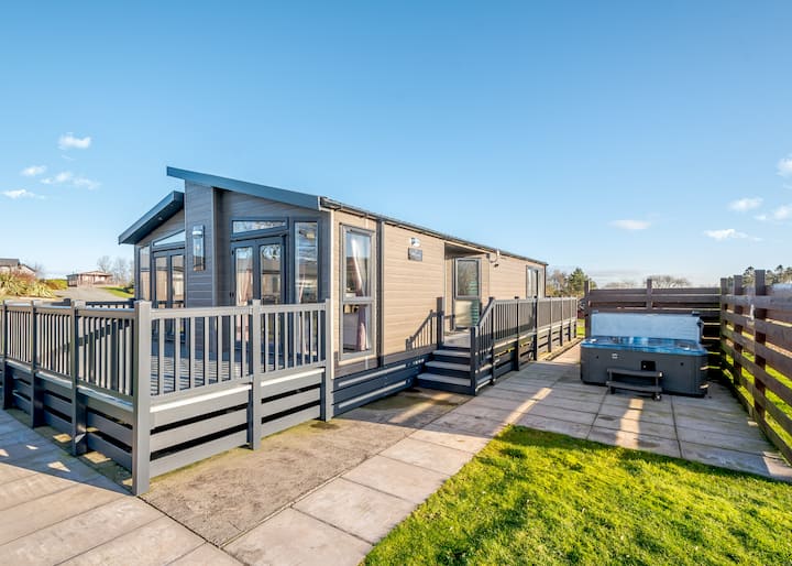 Criffel Hilltop Lodge - Dumfries and Galloway