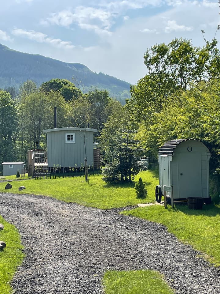 Hut site in Deelish (carbery W. (e.d.) By., Dromdaleague Par.)